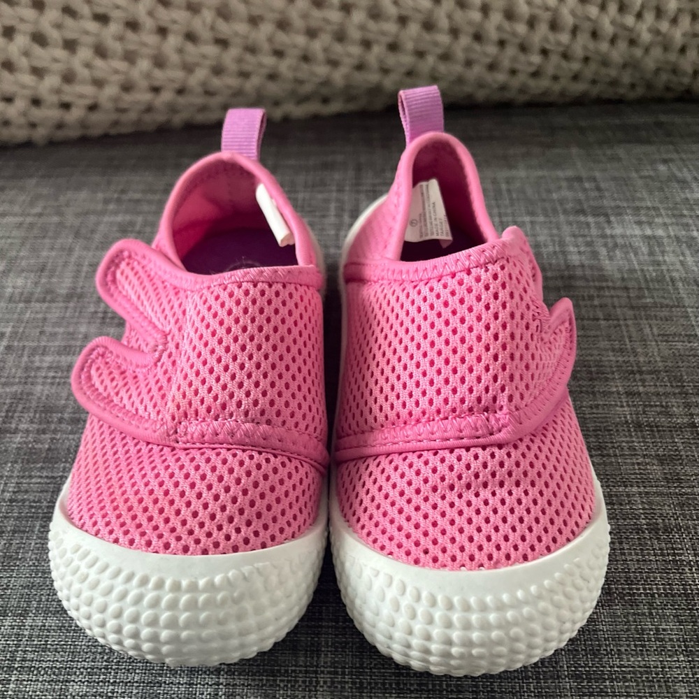 Pretty Pink Girl  water shoes